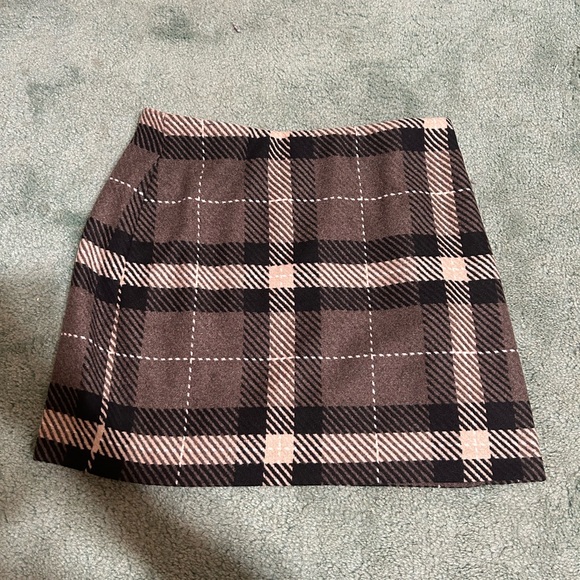 H&M Dresses & Skirts - NEW WITH TAGS H&M Skirt